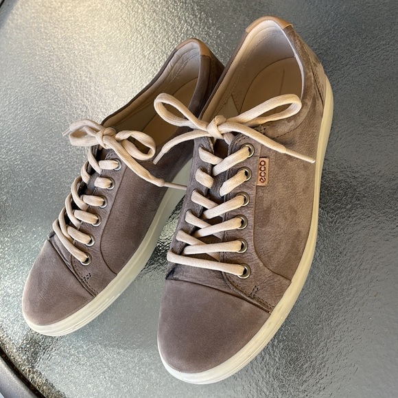 Ecco Women’s Soft 7 Suede Leather Fashion Sneakers. Size 9 - Picture 10 of 10